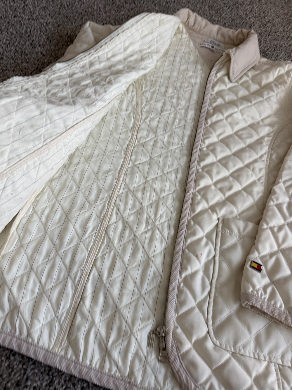 Free with any purchase!   Tommy Hilfiger Cream Quilted Women's Puffer Jacket - Picture 8 of 11